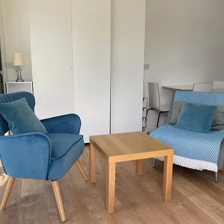 Studio In Upper Rosses Apartment *